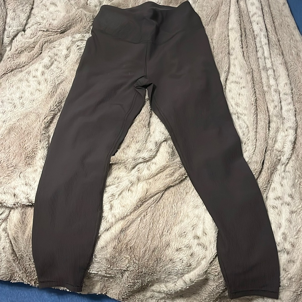 Grey color leggings never wore. From 90s degree brand , size S